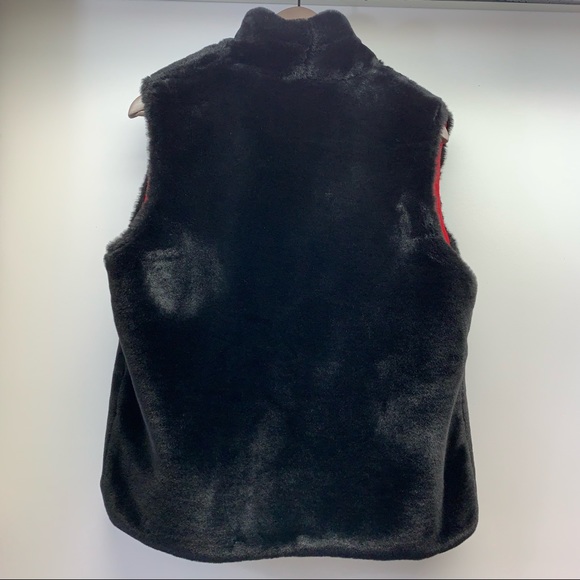 Women’s Faux Fur Reversible Vest - Picture 2 of 5